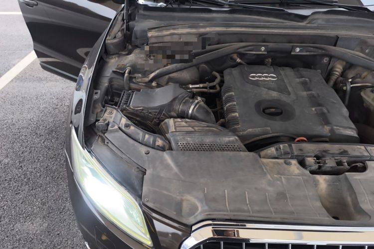 Used Audi Q5 2013 40 TFSI Technology Edition Engine Bay Right