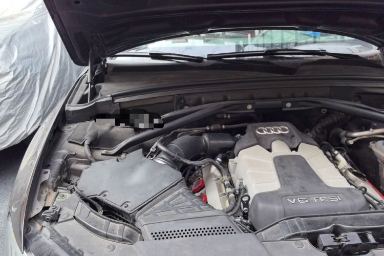 Used Audi Q5 2013 45 TFSI quattro Sport Edition Engine Bay Right