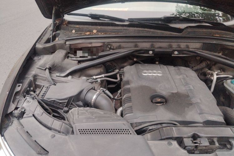 Used Audi Q5 2013 40 TFSI Technology Edition Engine Bay Right