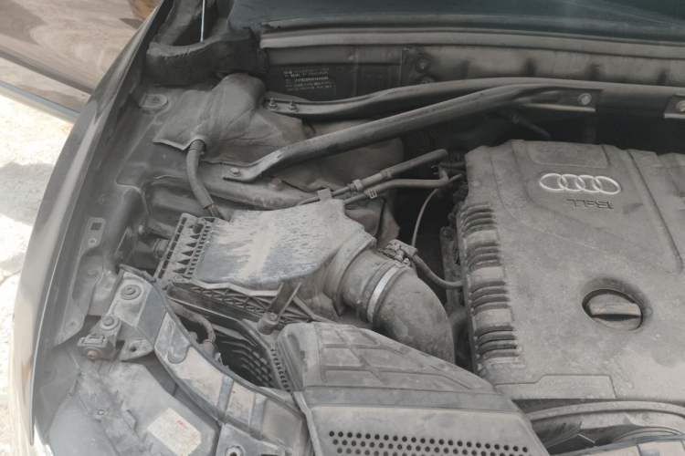 Used Audi Q5 2013 40 TFSI Comfort Edition Engine Bay Right