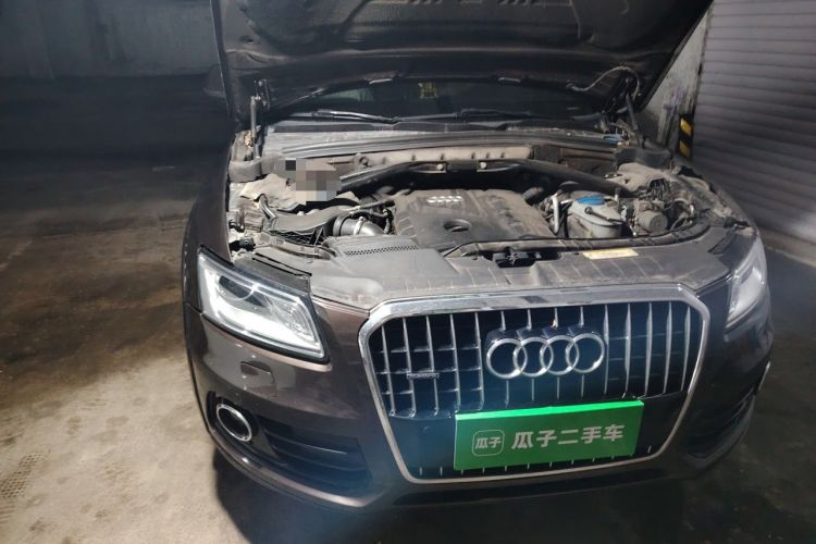 Used Audi Q5 2013 40 TFSI Comfort Edition Engine Bay Right