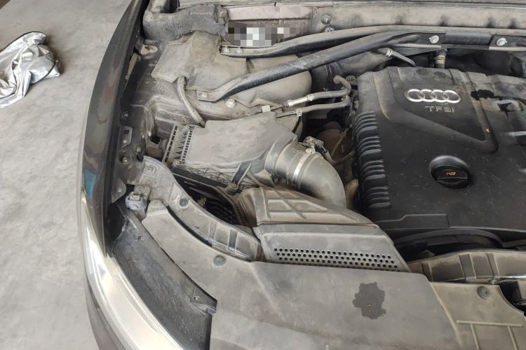Used Audi Q5 2013 40 TFSI Ambition Engine Bay Right