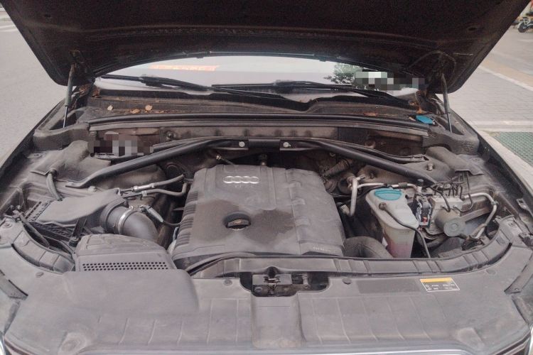 Used Audi Q5 2013 40 TFSI Technology Edition Engine Bay