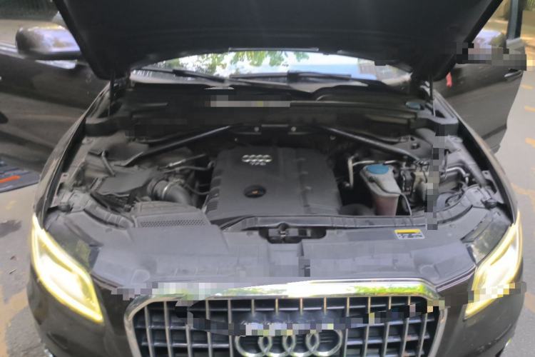 Used Audi Q5 2013 40 TFSI Comfort Edition Engine Bay