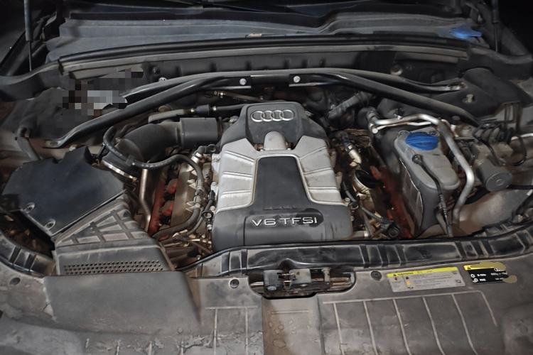Used Audi Q5 2013 45 TFSI quattro Sport Edition Engine Bay