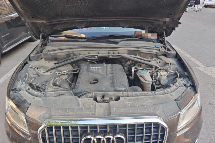 Used Audi Q5 2013 40 TFSI Technology Edition Engine Bay