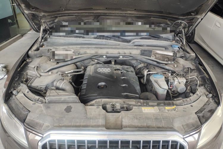 Used Audi Q5 2013 40 TFSI Ambition Engine Bay