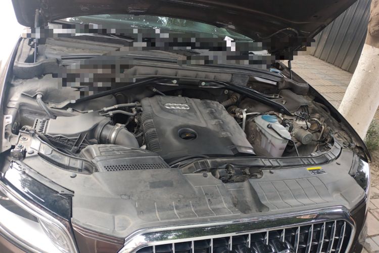 Used Audi Q5 2013 40 TFSI Technology Edition Engine Bay