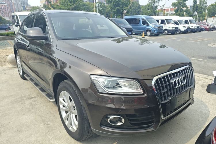 Used Audi Q5 2013 40 TFSI Technology Edition Front Right 45 Deg