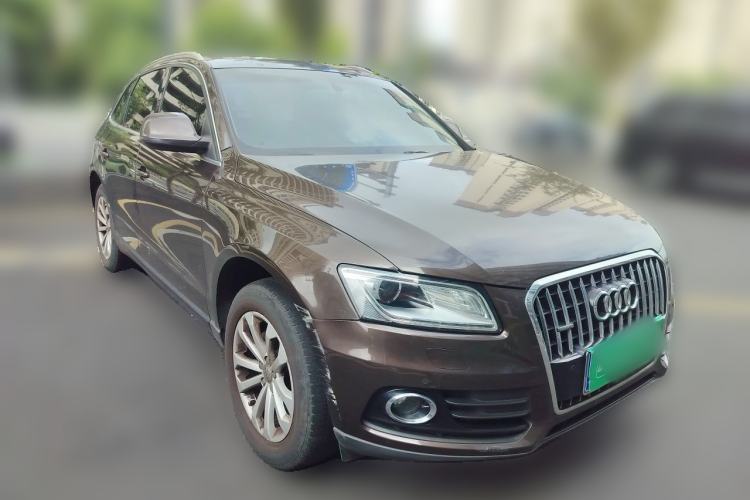 Used Audi Q5 2013 40 TFSI Technology Edition Front Right 45 Deg