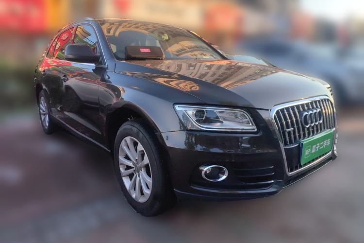 Used Audi Q5 2013 40 TFSI Technology Edition Front Right 45 Deg