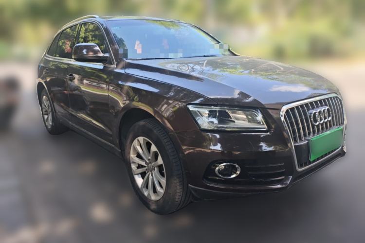 Used Audi Q5 2013 40 TFSI Technology Edition Front Right 45 Deg