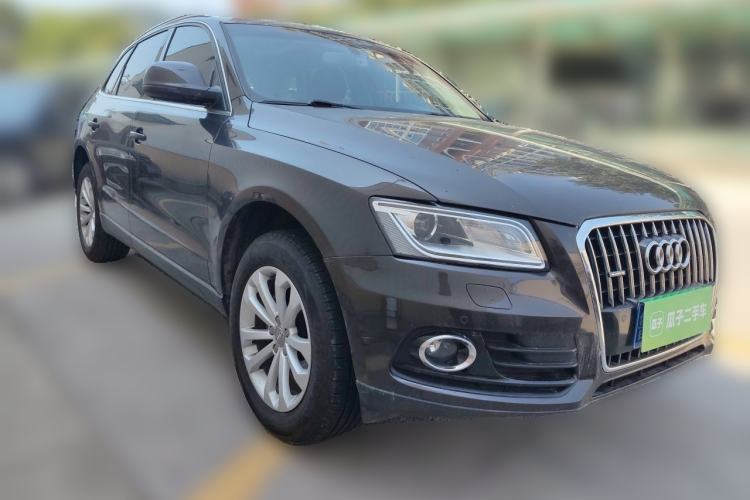 Used Audi Q5 2013 40 TFSI Technology Edition Front Right 45 Deg