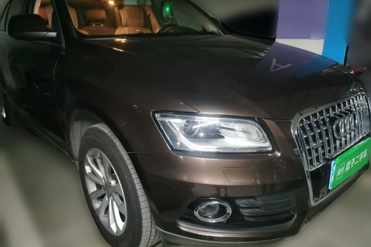 Used Audi Q5 2013 40 TFSI Technology Edition Front Right 45 Deg
