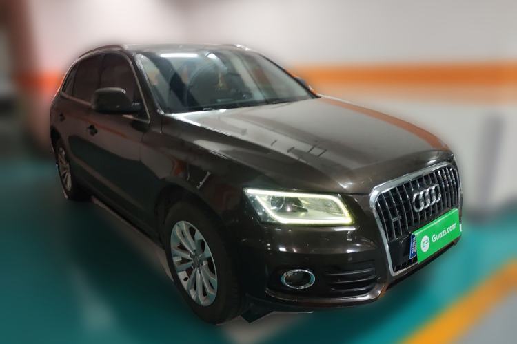 Used Audi Q5 2013 40 TFSI Technology Edition Front Right 45 Deg