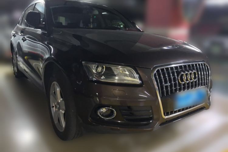 Used Audi Q5 2013 40 TFSI Comfort Edition Front Right 45 Deg