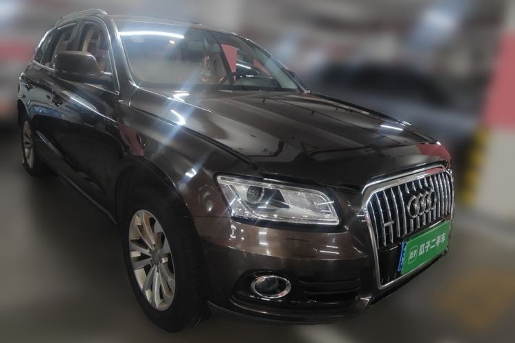 Used Audi Q5 2013 40 TFSI Technology Edition Front Right 45 Deg