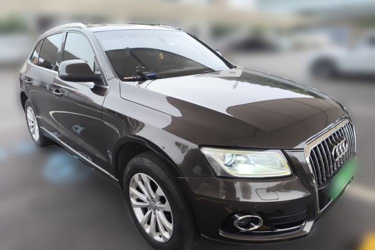 Used Audi Q5 2013 40 TFSI Technology Edition Front Right 45 Deg