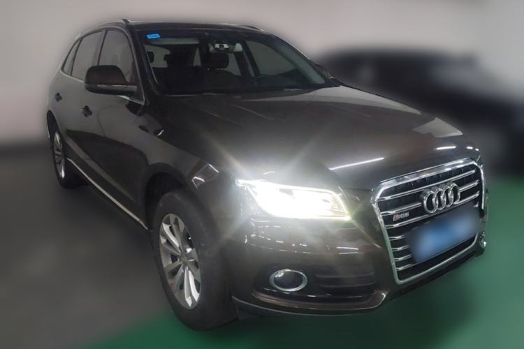 Used Audi Q5 2013 40 TFSI Technology Edition Front Right 45 Deg