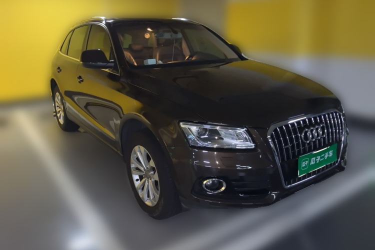 Used Audi Q5 2013 40 TFSI Technology Edition Front Right 45 Deg