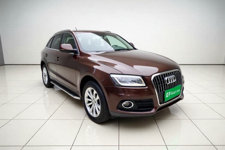 Used Audi Q5 2013 40 TFSI Technology Edition Front Right 45 Deg