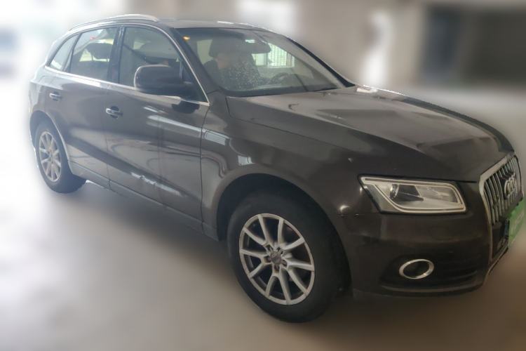 Used Audi Q5 2013 40 TFSI Technology Edition Front Right 45 Deg