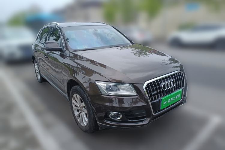 Used Audi Q5 2013 40 TFSI Technology Edition Front Right 45 Deg