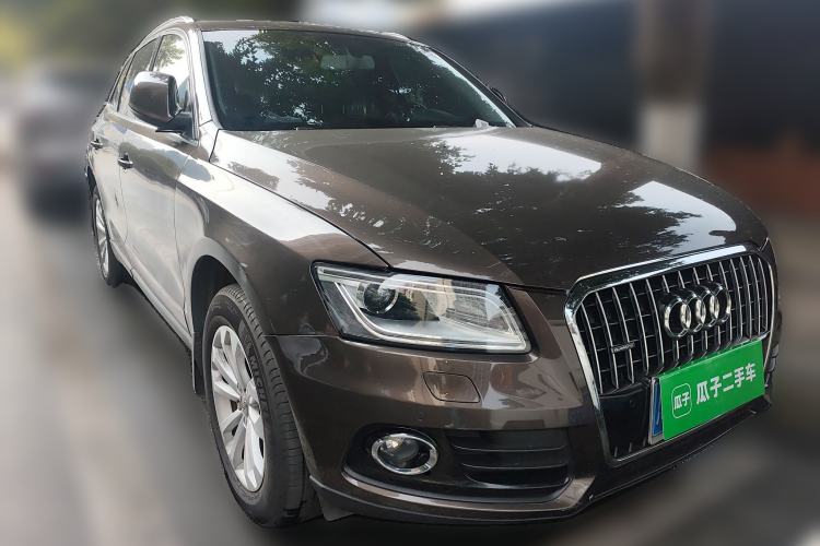 Used Audi Q5 2013 40 TFSI Technology Edition Front Right 45 Deg