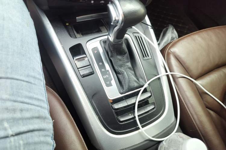 Used Audi Q5 2013 40 TFSI Technology Edition Gear Lever