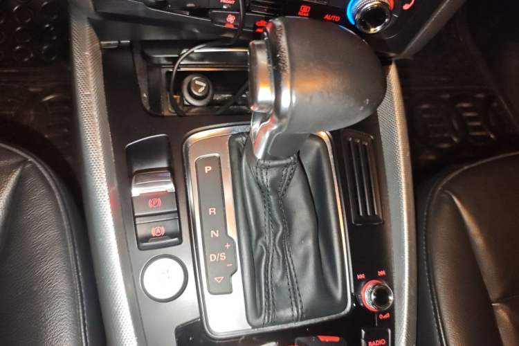 Used Audi Q5 2013 45 TFSI quattro Sport Edition Gear Lever