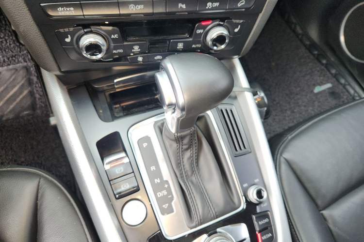 Used Audi Q5 2013 45 TFSI quattro Sport Edition Gear Lever