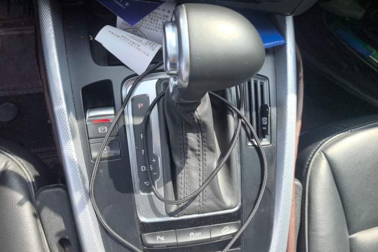Used Audi Q5 2013 40 TFSI Technology Edition Gear Lever