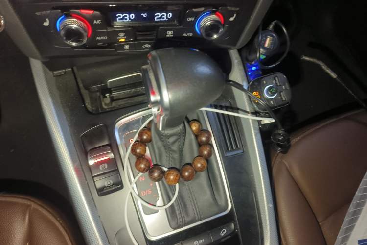 Used Audi Q5 2013 40 TFSI Technology Edition Gear Lever