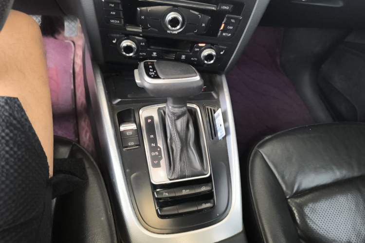 Used Audi Q5 2013 40 TFSI Technology Edition Gear Lever