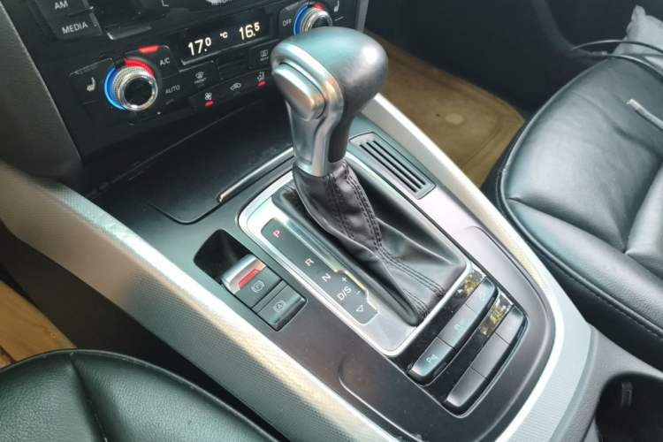 Used Audi Q5 2013 40 TFSI Technology Edition Gear Lever