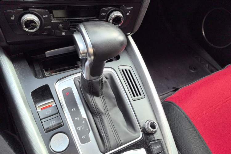 Used Audi Q5 2013 45 TFSI quattro Sport Edition Gear Lever