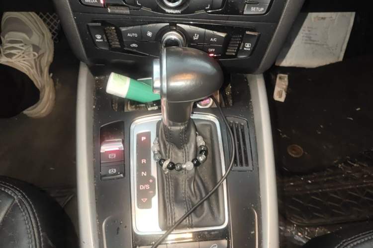 Used Audi Q5 2013 40 TFSI Ambition Gear Lever