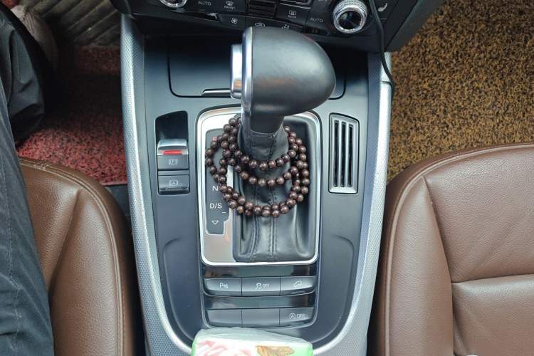 Used Audi Q5 2013 40 TFSI Technology Edition Gear Lever