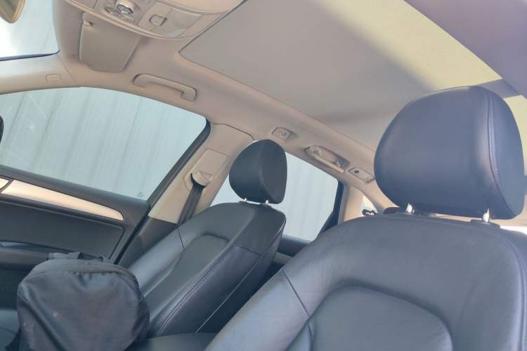 Used Audi Q5 2013 40 TFSI Technology Edition Headliner