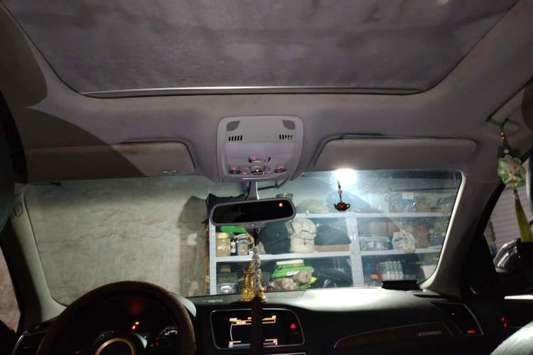 Used Audi Q5 2013 40 TFSI Comfort Edition Headliner