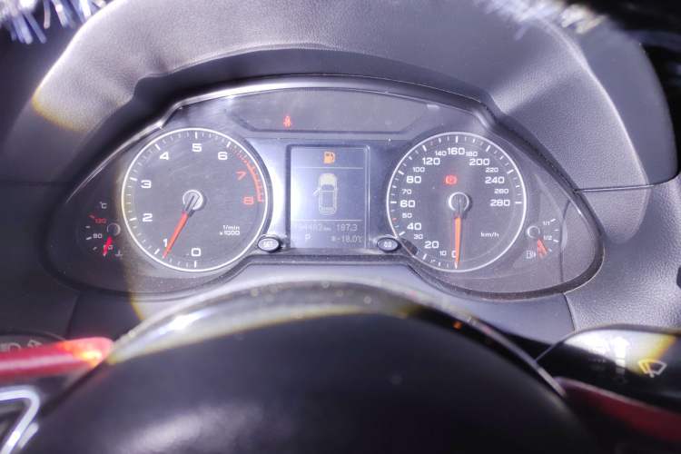 Used Audi Q5 2013 40 TFSI Technology Edition Instrument Cluster
