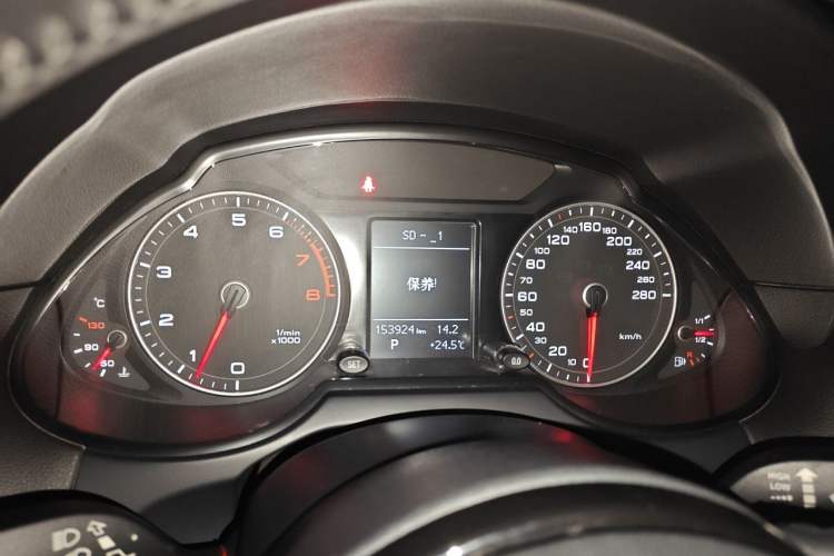 Used Audi Q5 2013 40 TFSI Technology Edition Instrument Cluster