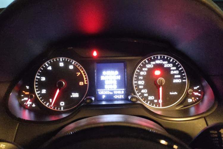Used Audi Q5 2013 40 TFSI Technology Edition Instrument Cluster