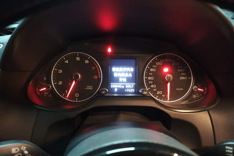 Used Audi Q5 2013 40 TFSI Technology Edition Instrument Cluster