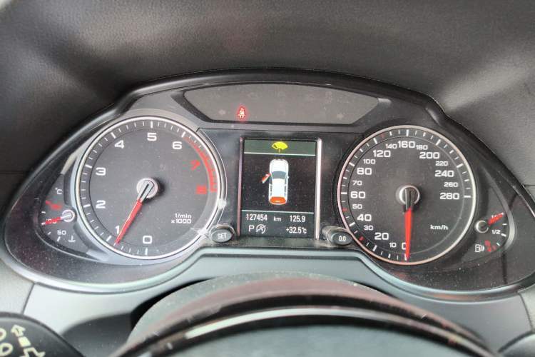 Used Audi Q5 2013 40 TFSI Comfort Edition Instrument Cluster