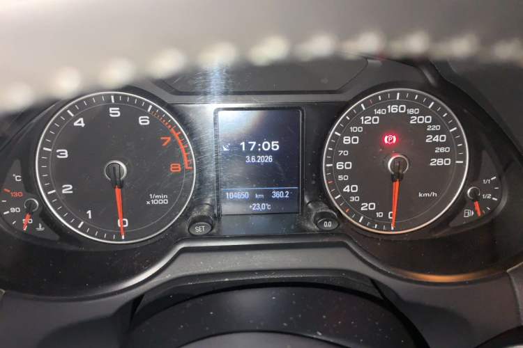 Used Audi Q5 2013 40 TFSI Comfort Edition Instrument Cluster