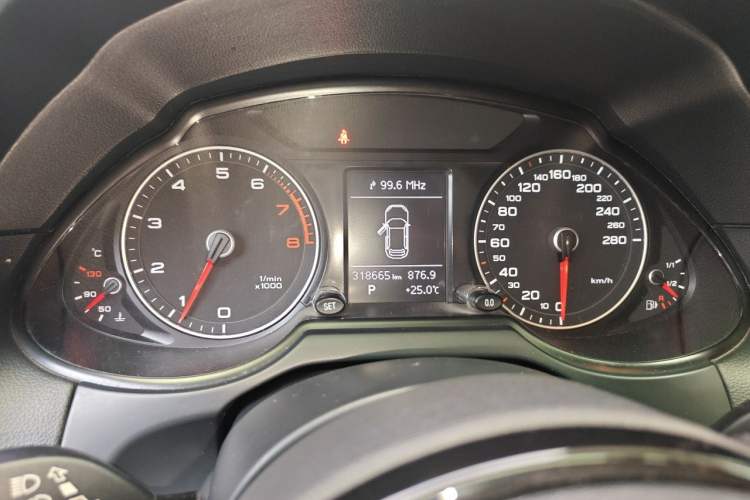 Used Audi Q5 2013 40 TFSI Comfort Edition Instrument Cluster