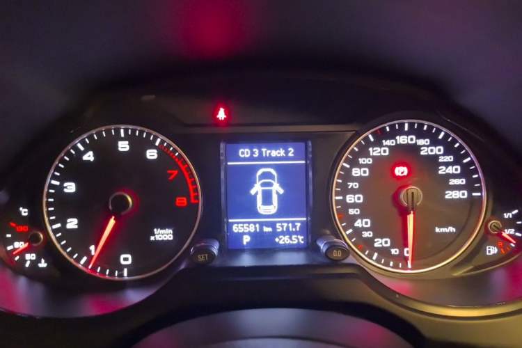 Used Audi Q5 2013 40 TFSI Technology Edition Instrument Cluster