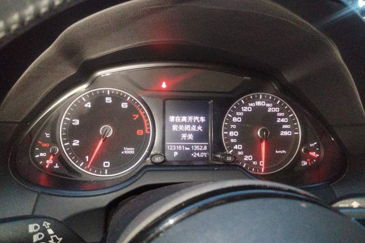 Used Audi Q5 2013 40 TFSI Technology Edition Instrument Cluster