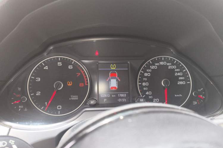 Used Audi Q5 2013 40 TFSI Comfort Edition Instrument Cluster